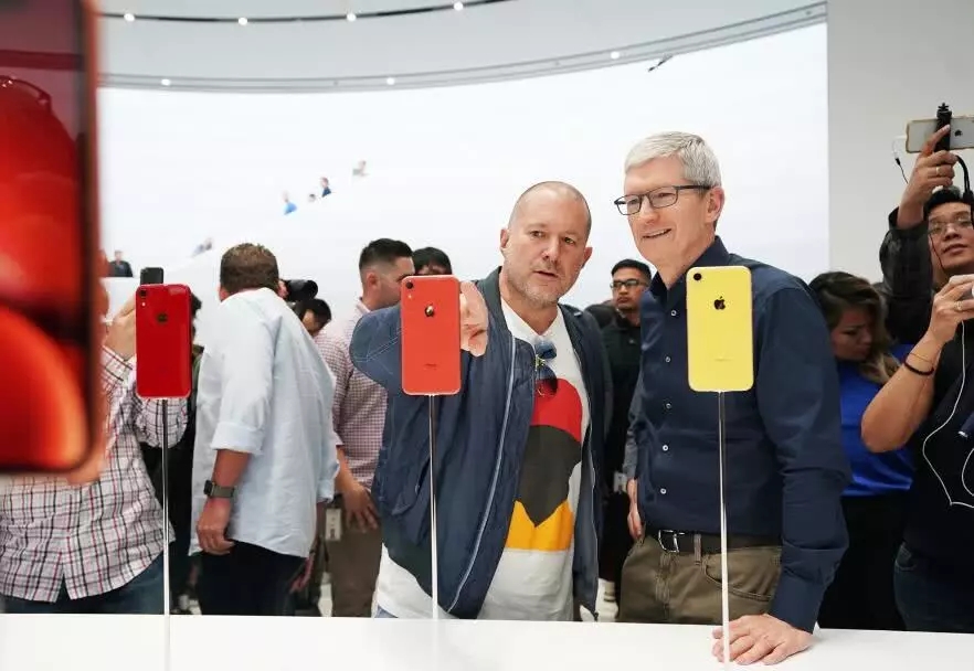 心痛!各大电商平台竞相下调iPhone售价(图1) 拼多多.webp